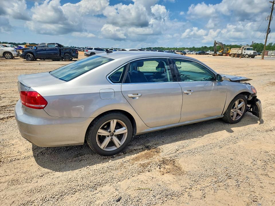 55043106 :رقم المزاد ، 1VWBP7A34DC023384 vin ، 2013 Volkswagen Passat مزاد بيع