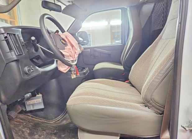 2025 Chevrolet Express G2500 მანქანა იყიდება აუქციონზე, vin: 1GCWGAFP6S1255992, აუქციონის ნომერი: 56528376