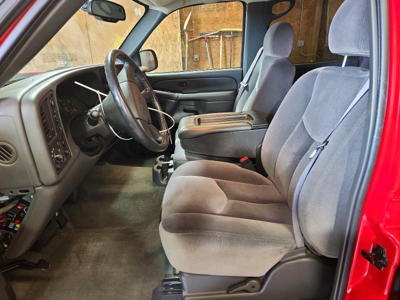 58111736 :رقم المزاد ، 1GTGK23U74F102854 vin ، 2004 Gmc Sierra مزاد بيع