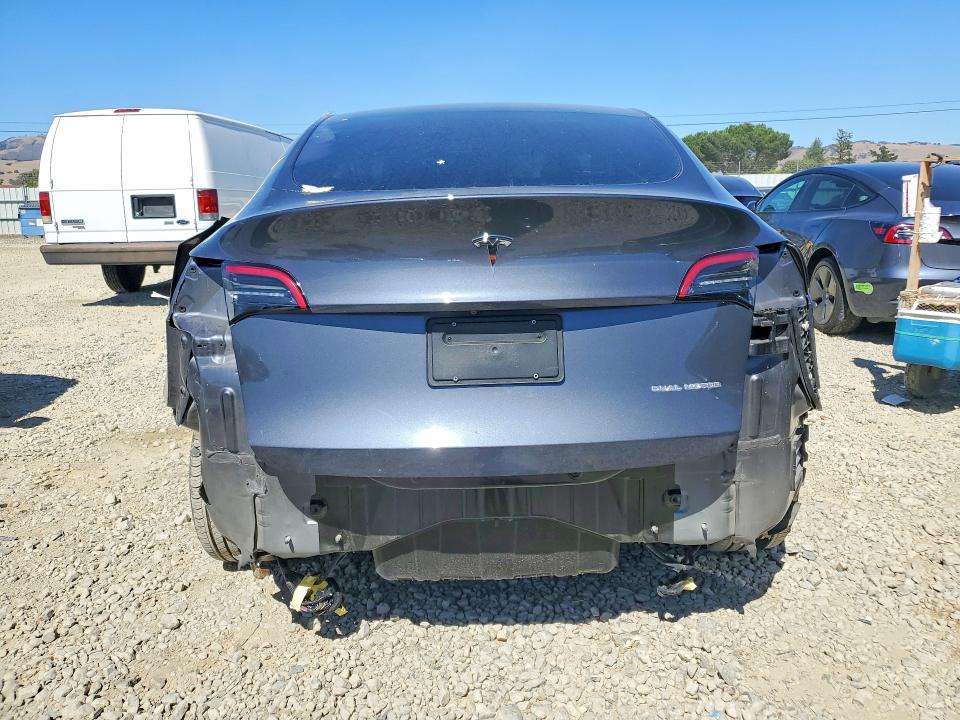 55820746 :رقم المزاد ، 5YJYGDEE8MF203526 vin ، 2021 Tesla Model Y مزاد بيع