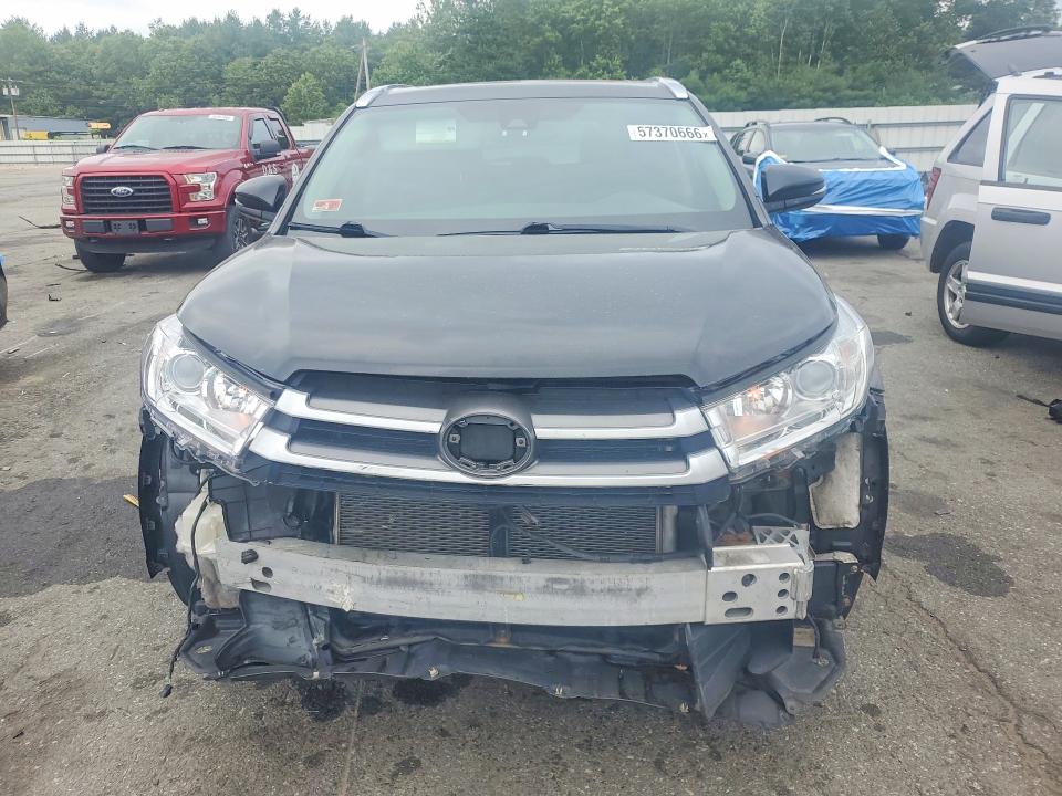 57370666 :رقم المزاد ، 5TDKZRFHXJS538705 vin ، 2018 Toyota Highlander مزاد بيع