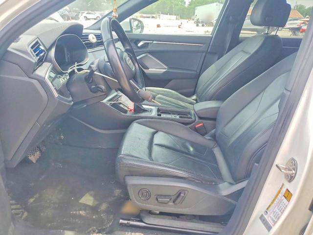 56129826 :رقم المزاد ، WA1AUCF39M1090075 vin ، 2021 Audi Q3 مزاد بيع