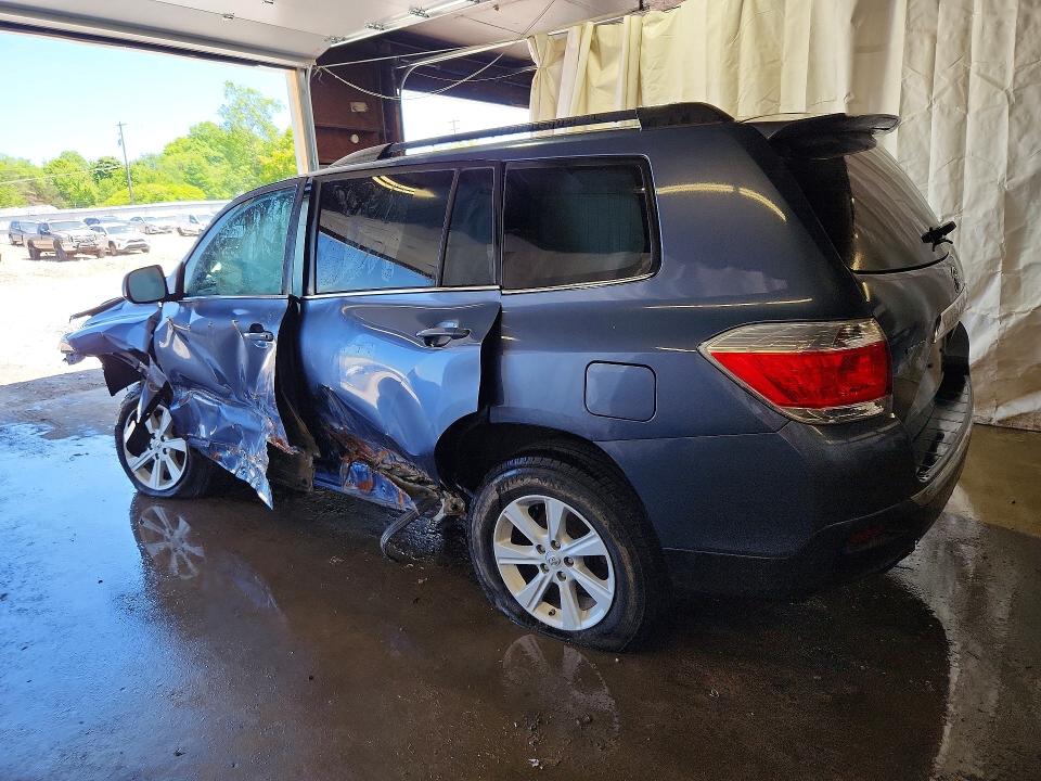 Продажа на аукционе авто 2013 Toyota Highlander, vin: 5TDBK3EH2DS270577, номер лота: 55821836