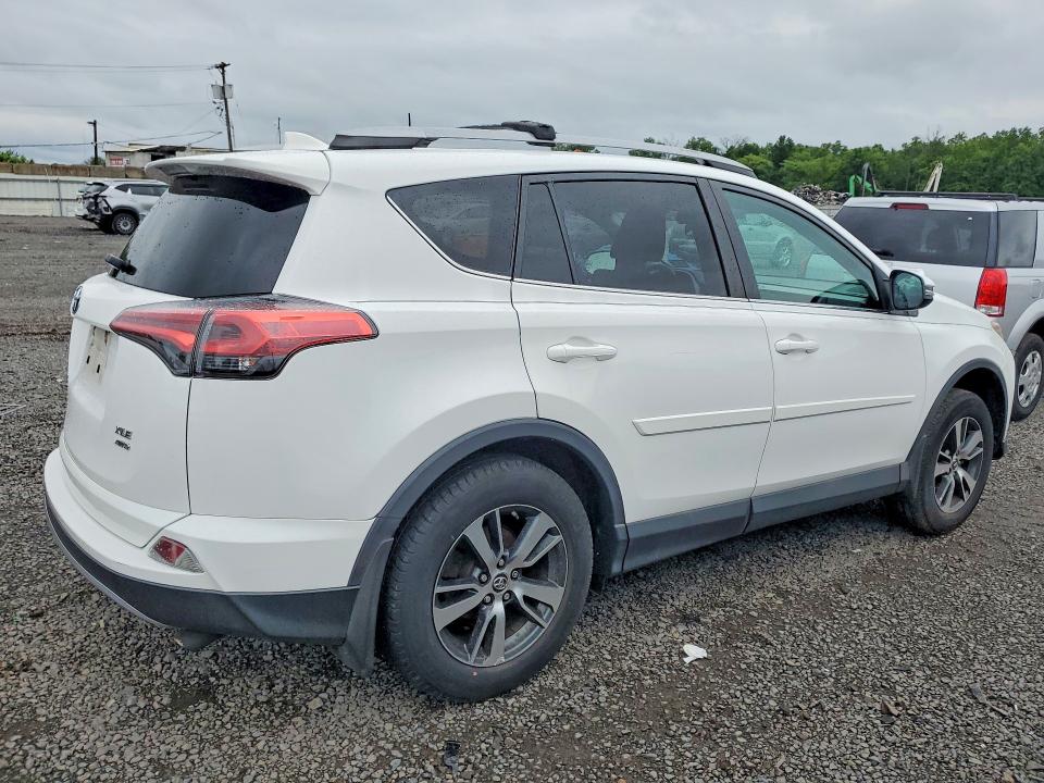 Продажа на аукционе авто 2018 Toyota Rav4, vin: 2T3RFREVXJW811266, номер лота: 58299026