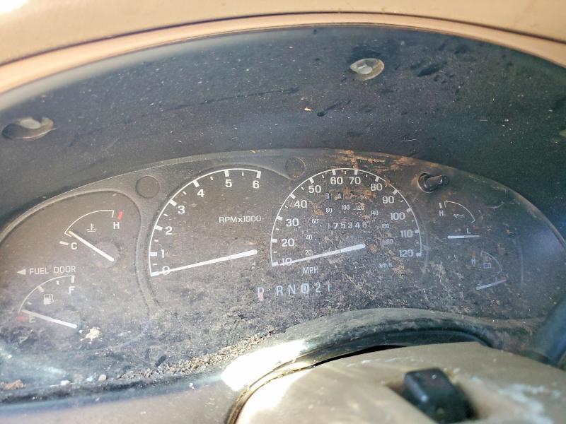 57146446 :رقم المزاد ، 4M2ZU86P3YUJ28178 vin ، 2000 Mercury Mountaineer مزاد بيع
