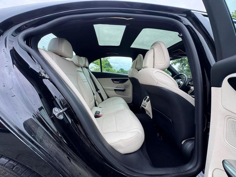59127796 :رقم المزاد ، W1KAF4GB4NR042438 vin ، 2022 Mercedes-benz C مزاد بيع