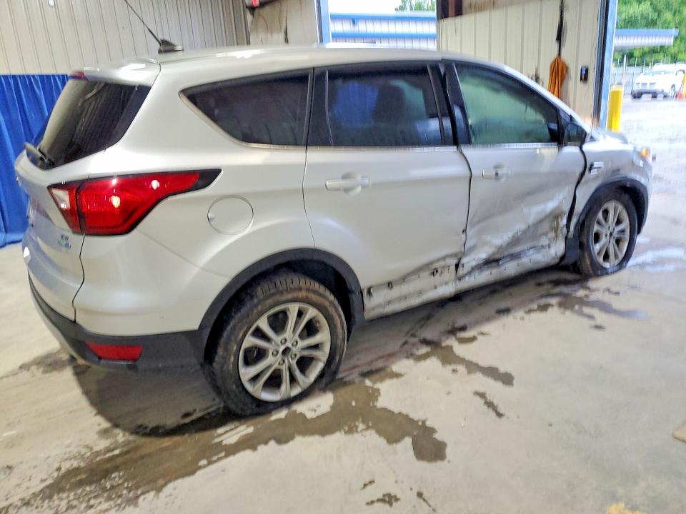2019 Ford Escape მანქანა იყიდება აუქციონზე, vin: 1FMCU9GD6KUA95881, აუქციონის ნომერი: 57712686