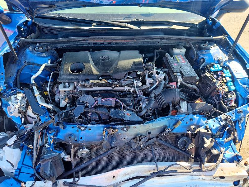 55405846 :رقم المزاد ، 4T1B61HK3JU008361 vin ، 2018 Toyota Camry مزاد بيع