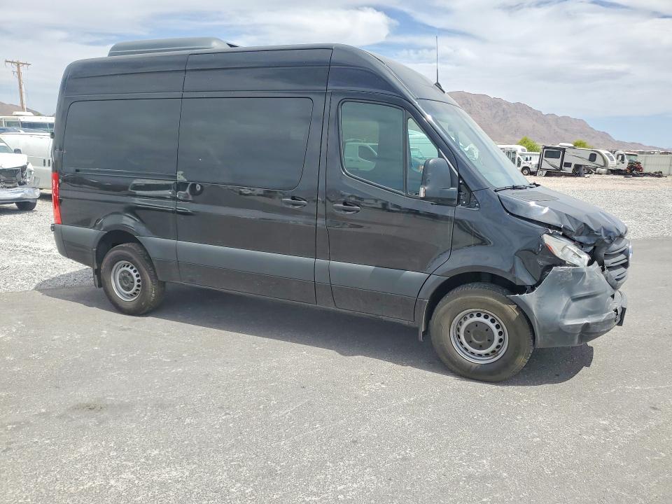 56242606 :رقم المزاد ، W1Z4EFHY8NP516936 vin ، 2022 Mercedes Benz Sprinter مزاد بيع