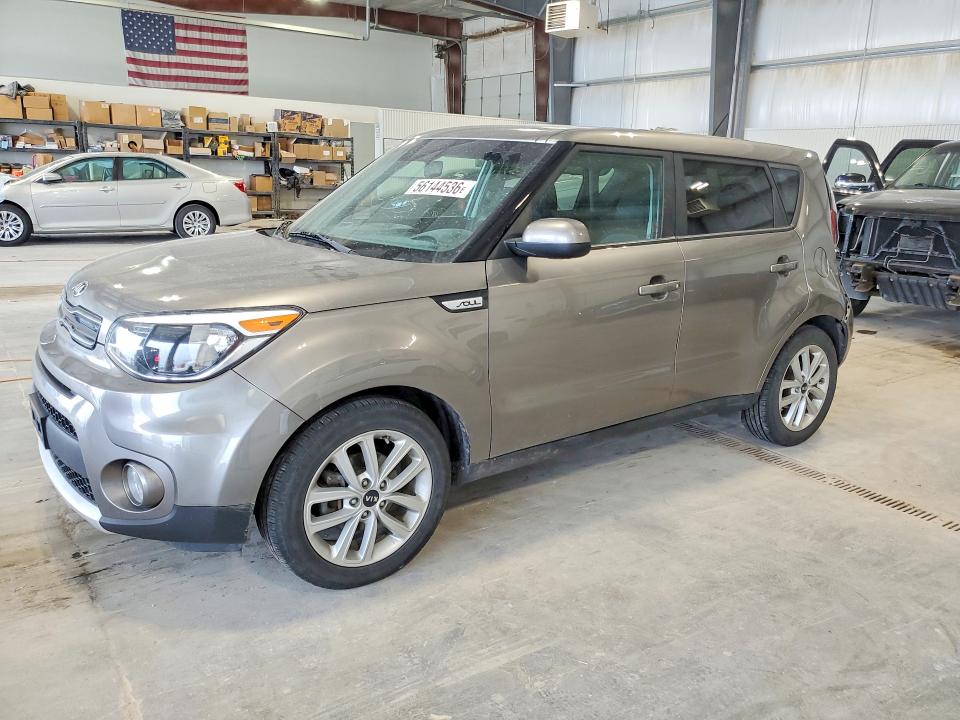 56144536 :رقم المزاد ، KNDJP3A50J7621341 vin ، 2018 Kia Soul مزاد بيع