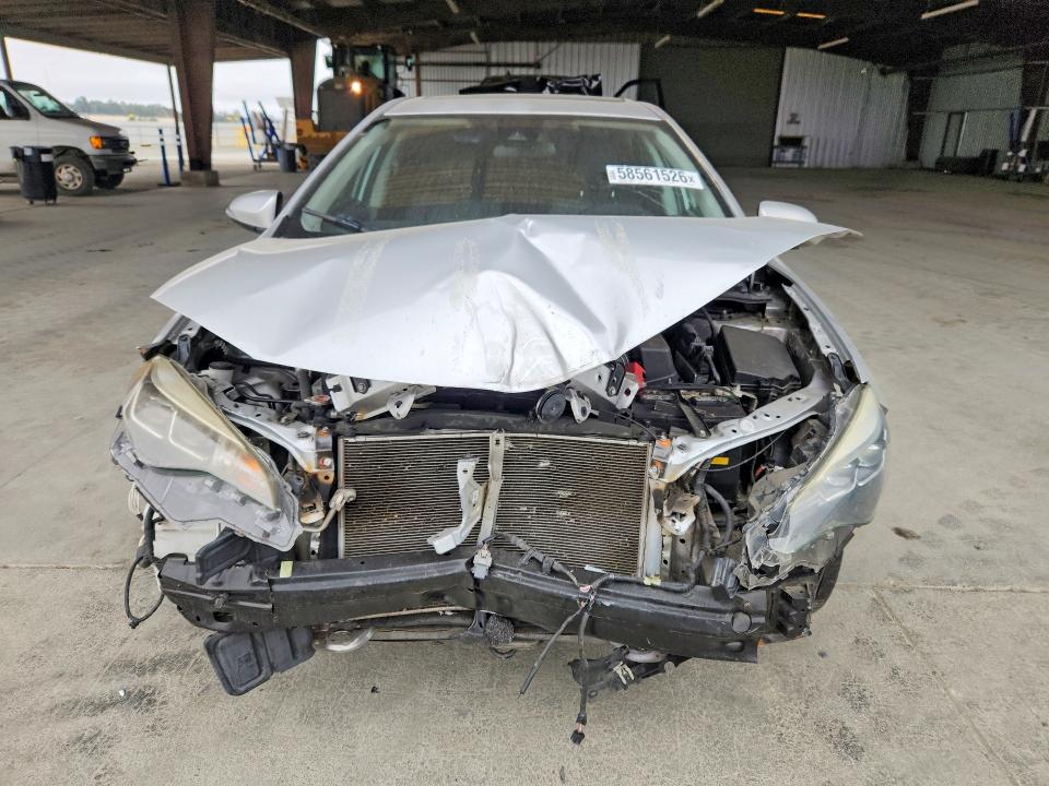 58561526 :رقم المزاد ، 2T1BURHE7JC029617 vin ، 2018 Toyota Corolla مزاد بيع