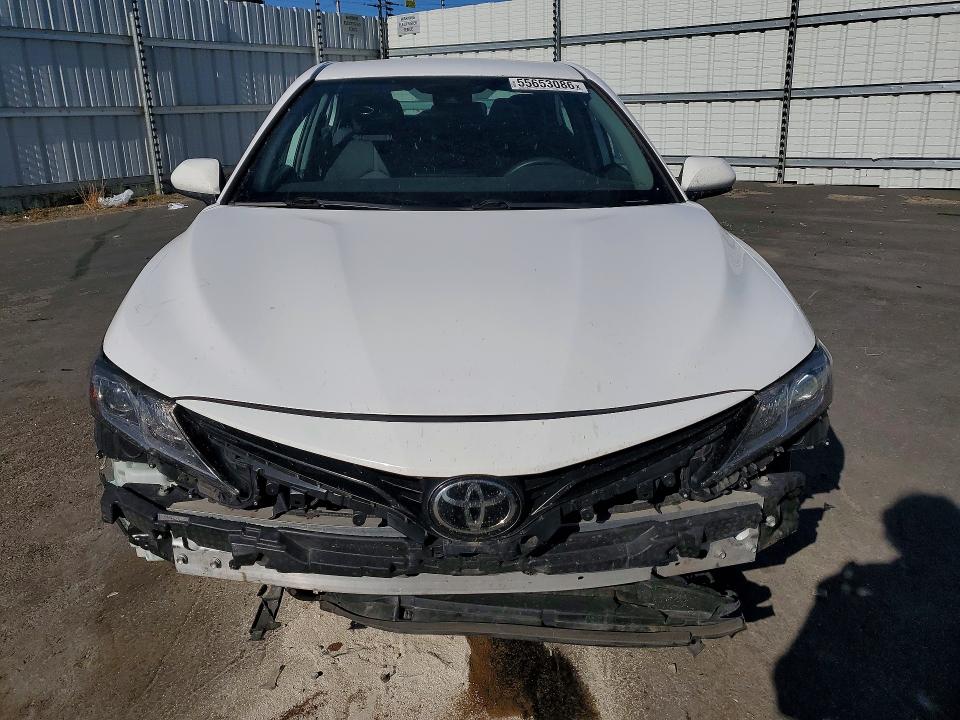 Продаж на аукціоні авто 2022 Toyota Camry, vin: 4T1C11AK2NU664697, номер лоту: 55653086