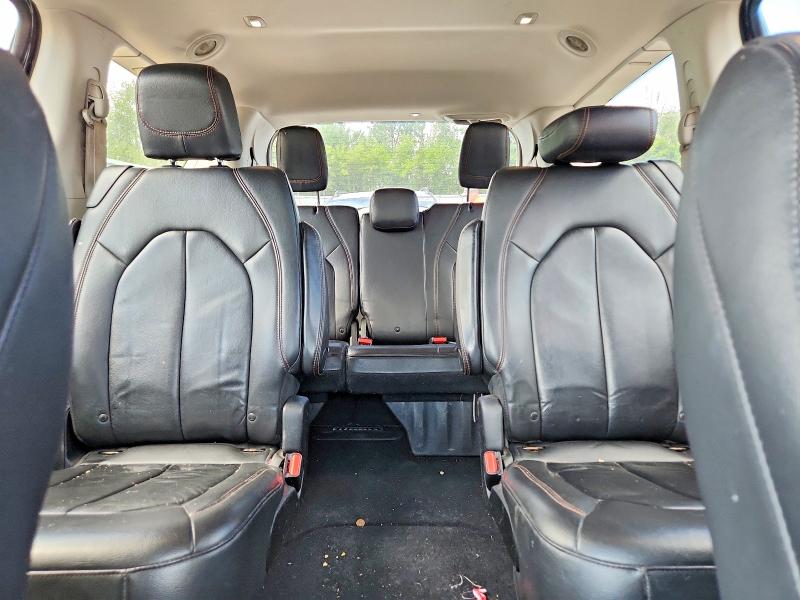 58776866 :رقم المزاد ، 2C4RC1BG8HR523878 vin ، 2017 Chrysler Pacifica مزاد بيع