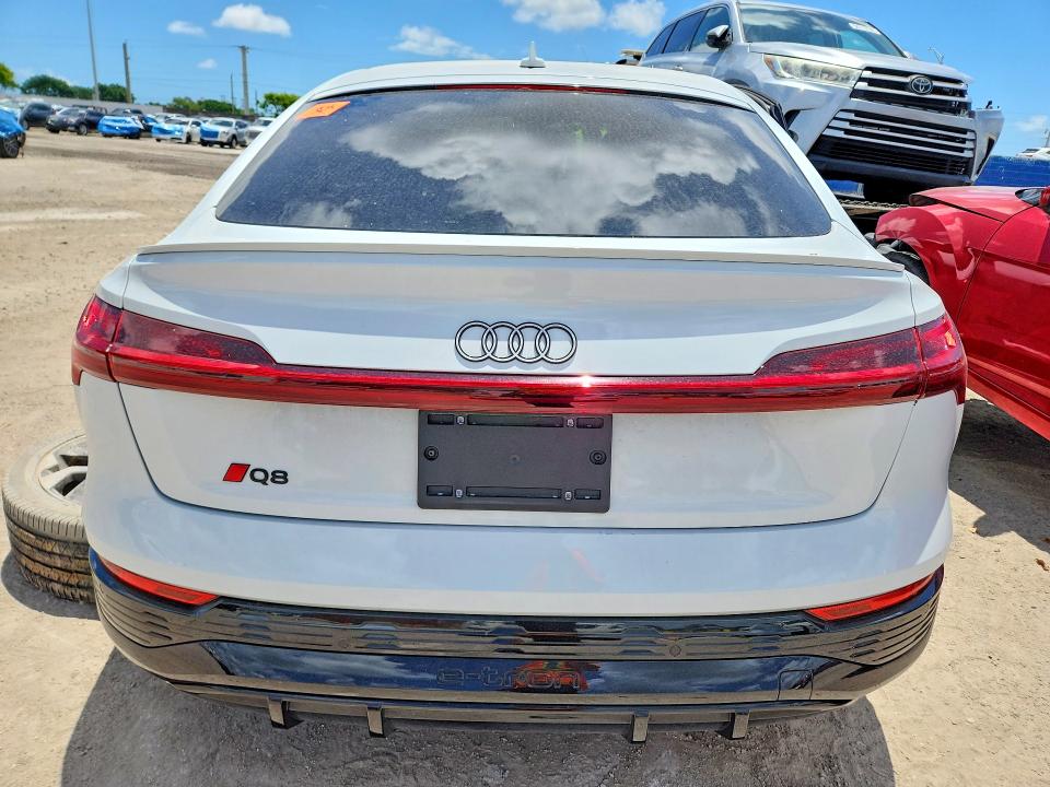 Aukcja sprzedaży 2024 Audi Q8 E-tron, vin: WA1CAAGE0RB062575, numer aukcji: 55833826