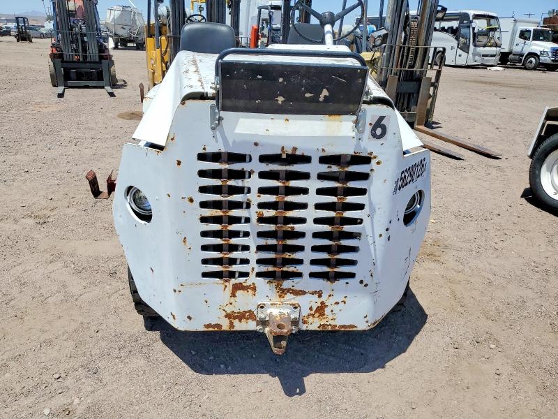 56290126 :رقم المزاد ، CTAE874440879 vin ، 2001 Clark Equipment Airplane Towng Tractor مزاد بيع