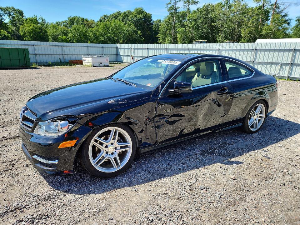 2015 Mercedes-benz C მანქანა იყიდება აუქციონზე, vin: WDDGJ4HB3FG431561, აუქციონის ნომერი: 57384616