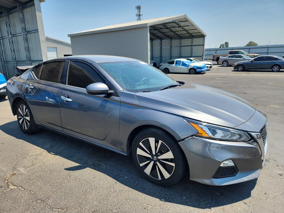 Продаж на аукціоні авто 2022 Nissan Altima, vin: 1N4BL4DV3NN318496, номер лоту: 57967396