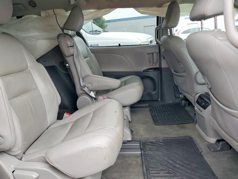 58772036 :رقم المزاد ، 5TDYZ3DC2KS966431 vin ، 2019 Toyota Sienna مزاد بيع
