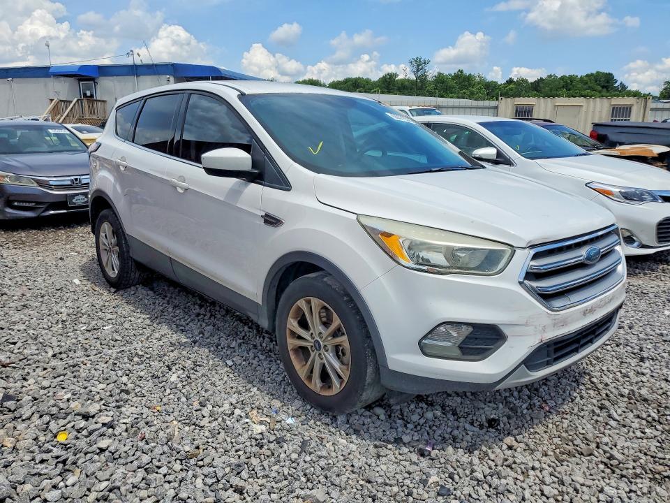 55576326 :رقم المزاد ، 1FMCU0G90HUB67223 vin ، 2017 Ford Escape مزاد بيع