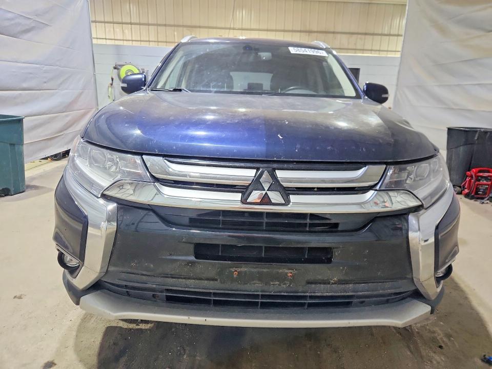 58541996 :رقم المزاد ، JA4AZ3A30JZ010894 vin ، 2018 Mitsubishi Outlander مزاد بيع