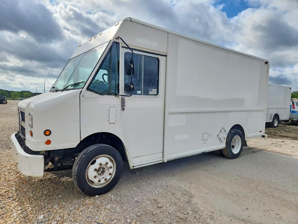 Auction sale of the 2000 Freightliner Mt45 Chassis, vin: 4UZA4FF45YCF81316, lot number: 54869206
