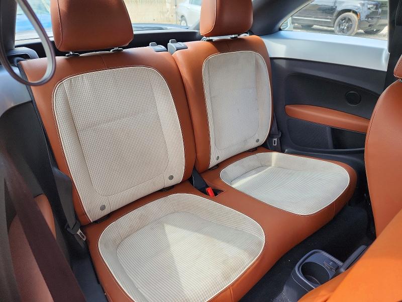 2015 Volkswagen Beetle მანქანა იყიდება აუქციონზე, vin: 3VWF17AT9FM606893, აუქციონის ნომერი: 55295386