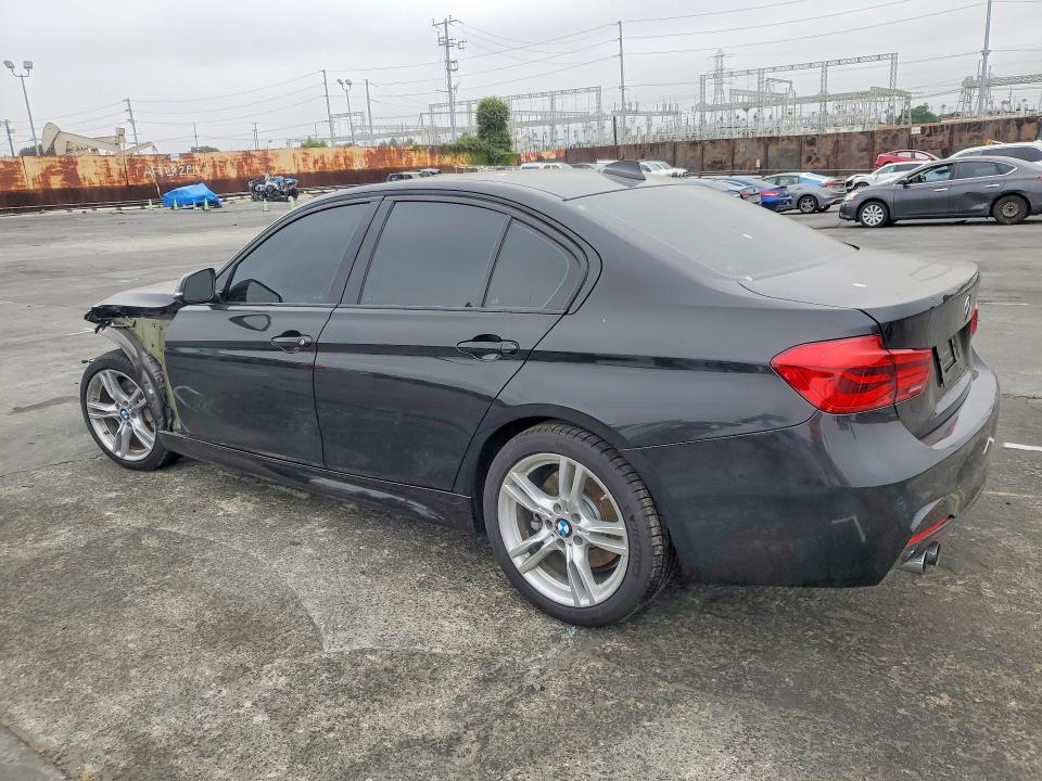 55873436 :رقم المزاد ، WBA8B9G52HNU51705 vin ، 2017 Bmw 330 مزاد بيع