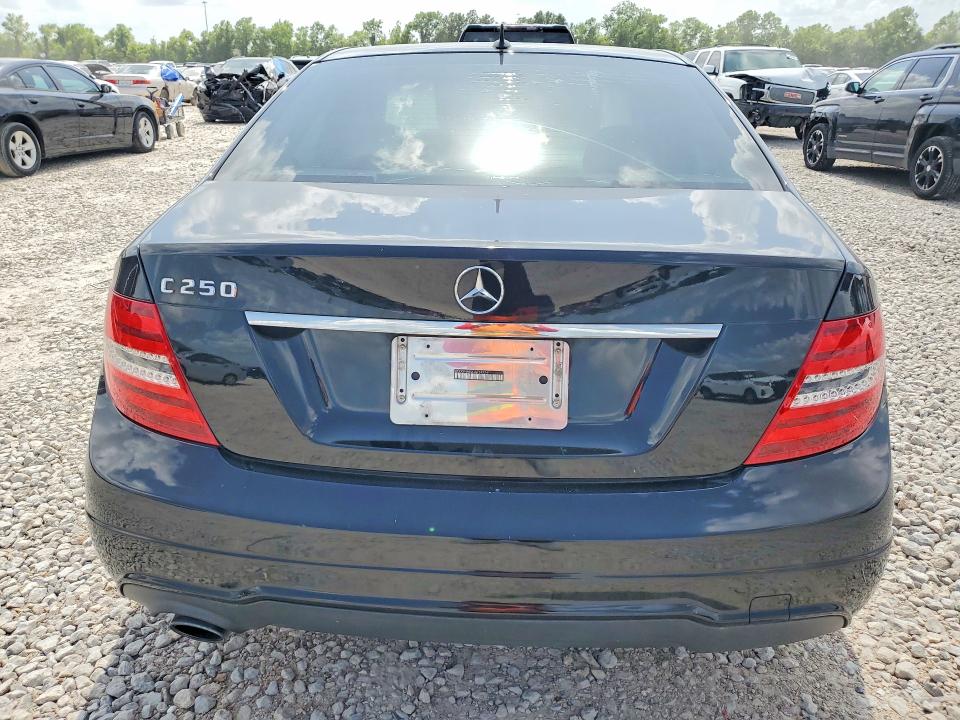 Продажа на аукционе авто 2013 Mercedes-benz C, vin: WDDGF4HB2DA769924, номер лота: 58920506