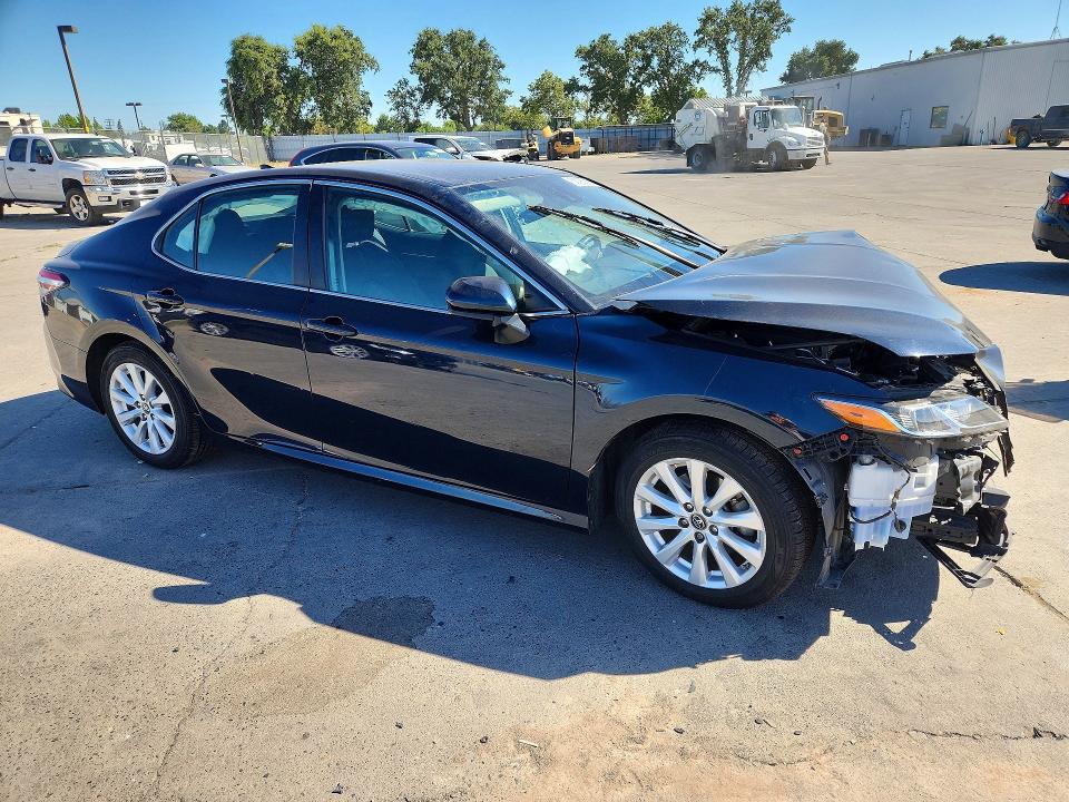 58796316 :رقم المزاد ، 4T1B11HK3KU748413 vin ، 2019 Toyota Camry مزاد بيع