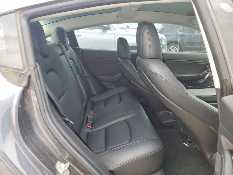 57335836 :رقم المزاد ، 5YJ3E1EA6JF018799 vin ، 2018 Tesla Model 3 مزاد بيع