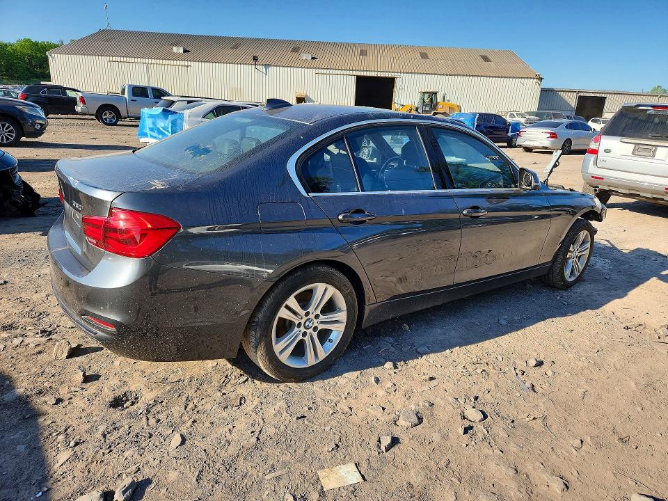 55338926 :رقم المزاد ، WBA8D9G58HNT90791 vin ، 2017 Bmw 330 مزاد بيع