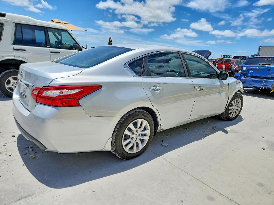2017 Nissan Altima მანქანა იყიდება აუქციონზე, vin: 1N4AL3AP2HN326797, აუქციონის ნომერი: 57254836