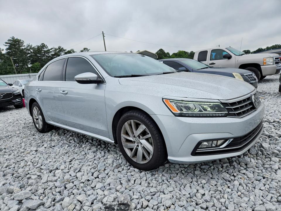 55425576 :رقم المزاد ، 1VWBA7A3XJC039327 vin ، 2018 Volkswagen Passat مزاد بيع