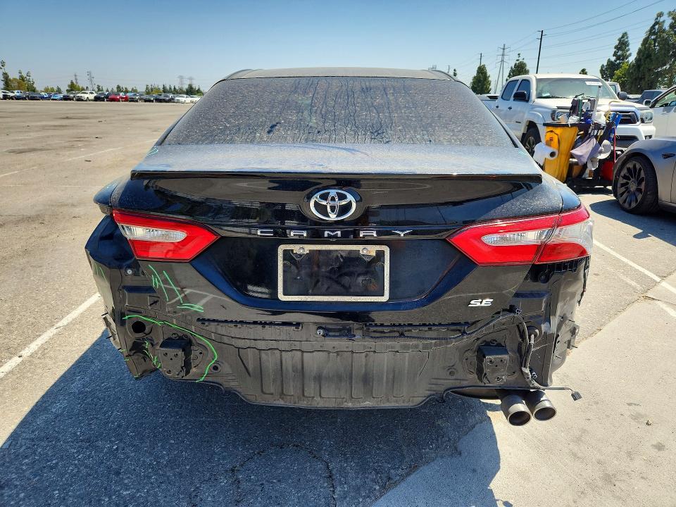 2018 Toyota Camry მანქანა იყიდება აუქციონზე, vin: 4T1B11HK6JU666528, აუქციონის ნომერი: 55763626