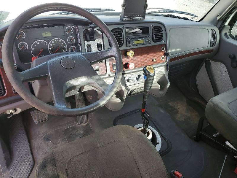 Продажа на аукционе авто 2006 Freightliner M2, vin: 1FVHCYDJ76HW51698, номер лота: 55970896