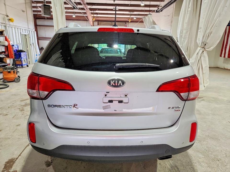 2015 Kia Sorento მანქანა იყიდება აუქციონზე, vin: 5XYKTDA75FG602186, აუქციონის ნომერი: 57616306