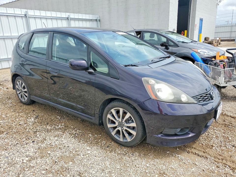 57030426 :رقم المزاد ، JHMGE8H51DC004107 vin ، 2013 Honda Fit مزاد بيع