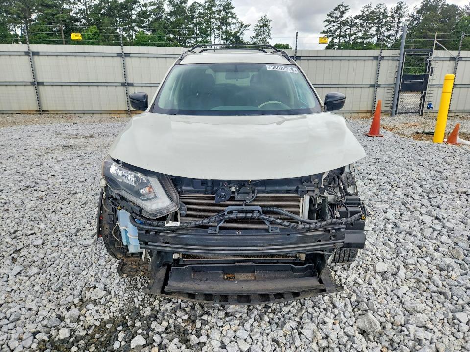 58022776 :رقم المزاد ، 5N1AT2MT1HC807760 vin ، 2017 Nissan Rogue مزاد بيع