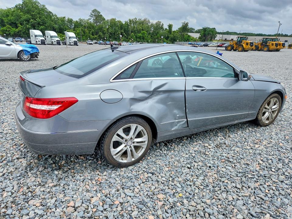 57074086 :رقم المزاد ، WDDKJ5GB1AF005450 vin ، 2010 Mercedes-benz E مزاد بيع