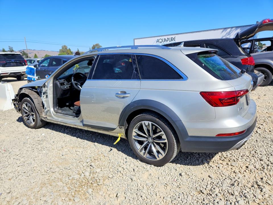 Продаж на аукціоні авто 2017 Audi A4 Allroad, vin: WA19NAF40HA050700, номер лоту: 97682095