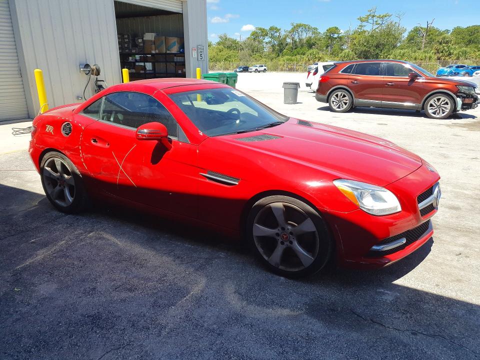 56282596 :رقم المزاد ، WDDPK5HA1DF050093 vin ، 2013 Mercedes-benz Slk مزاد بيع