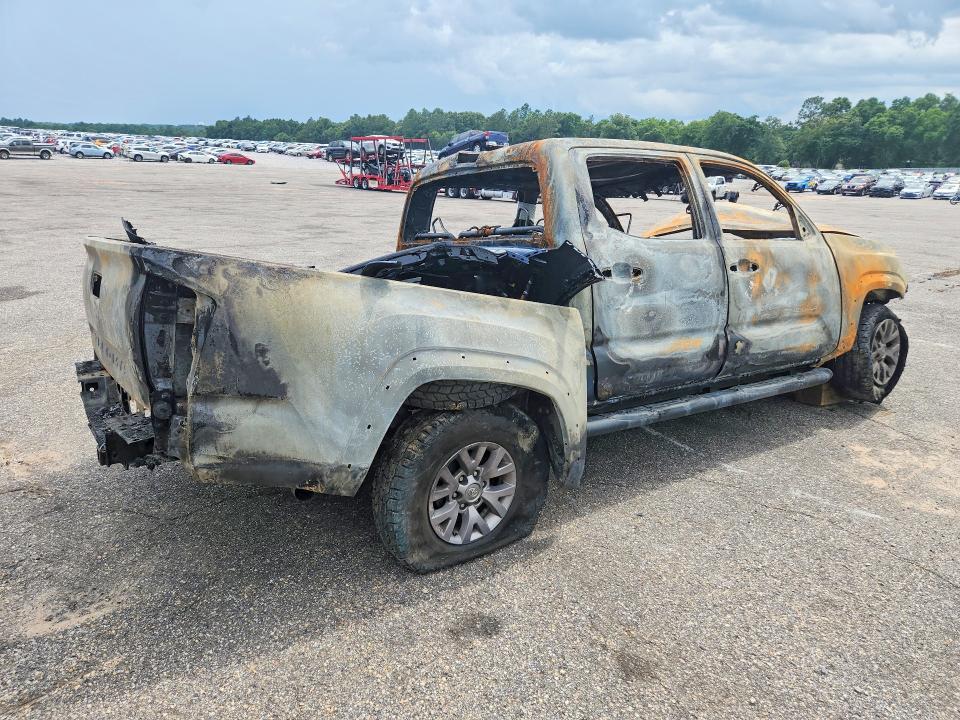 54390116 :رقم المزاد ، 5TFCZ5AN0JX133053 vin ، 2018 Toyota Tacoma مزاد بيع
