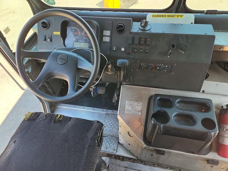 58502386 :رقم المزاد ، 4UZAC2GA2MCMM9749 vin ، 2021 Freightliner Chassis مزاد بيع