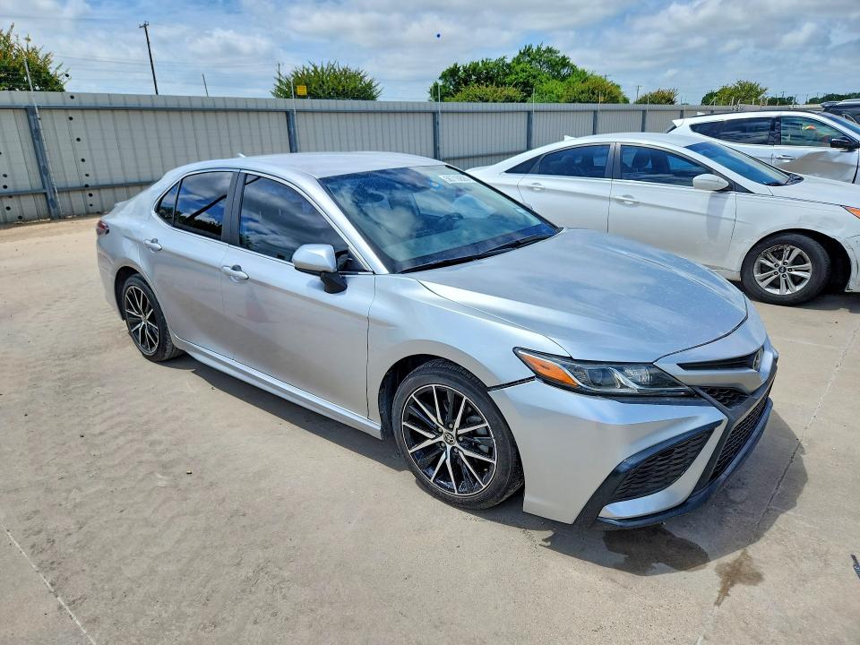 2021 Toyota Camry მანქანა იყიდება აუქციონზე, vin: 4T1G11AK9MU464920, აუქციონის ნომერი: 56710826