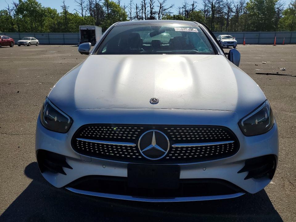 55875496 :رقم المزاد ، W1KZF8EB7MA877542 vin ، 2021 Mercedes-benz E مزاد بيع