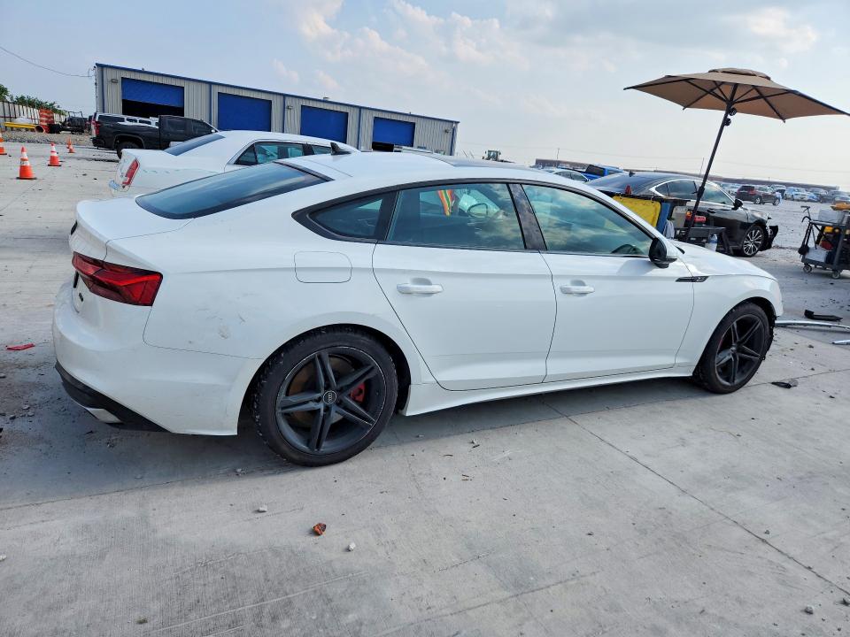 57237756 :رقم المزاد ، WAUDACF54NA008829 vin ، 2022 Audi A5 مزاد بيع
