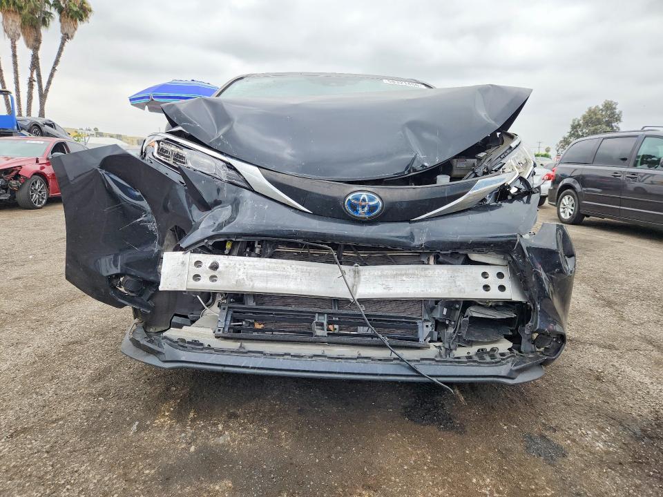 58321456 :رقم المزاد ، 5TDKRKEC6NS123982 vin ، 2022 Toyota Sienna مزاد بيع