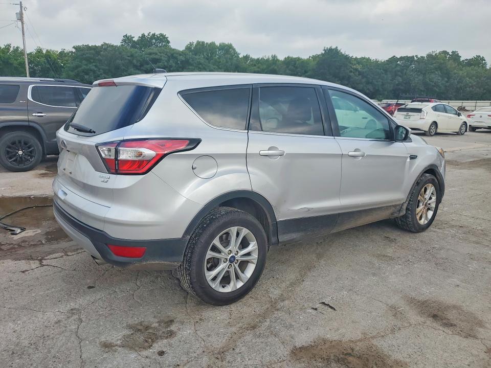 56081686 :رقم المزاد ، 1FMCU0GD0HUA80913 vin ، 2017 Ford Escape مزاد بيع