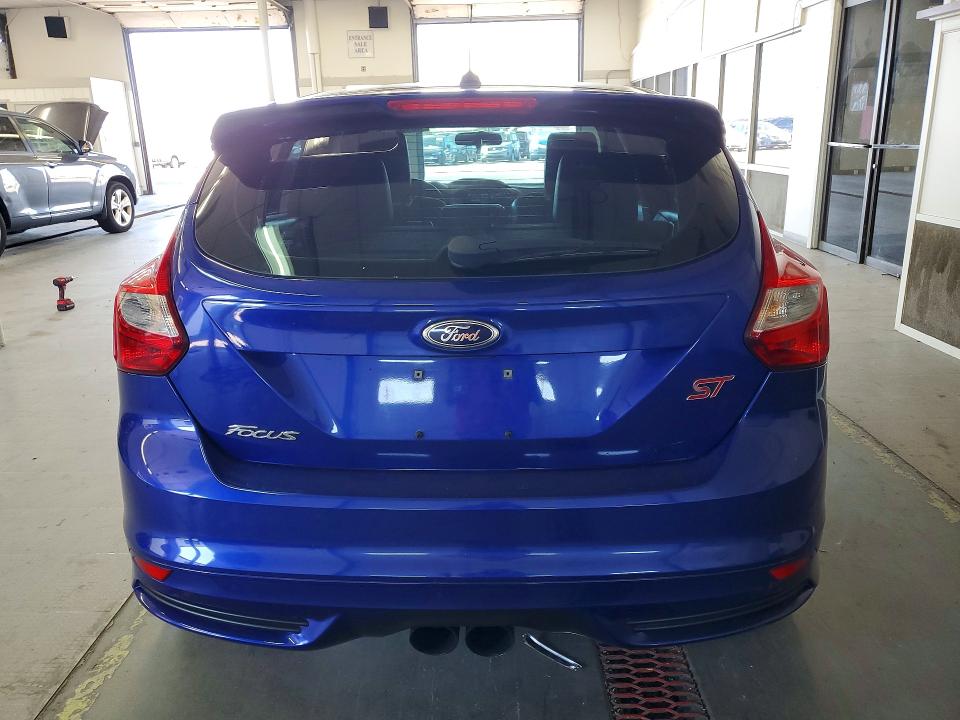 58133576 :رقم المزاد ، 1FADP3L98EL454193 vin ، 2014 Ford Focus مزاد بيع