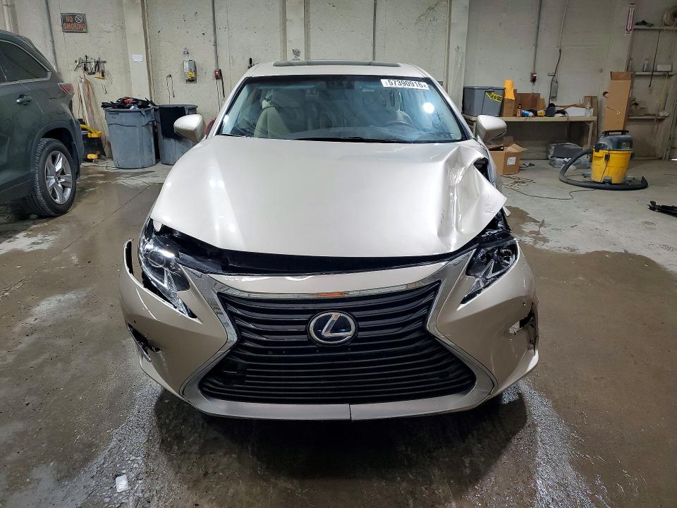 57390916 :رقم المزاد ، JTHBW1GG9G2110638 vin ، 2016 Lexus Es مزاد بيع